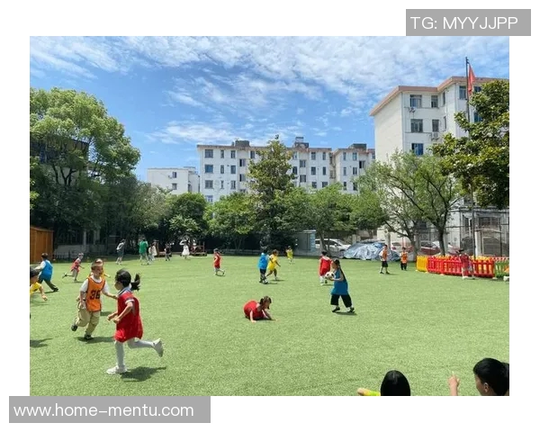 当足球老师的日常:培养孩子们的团队精神与运动能力 当足球老师的日常:培养孩子们的团队精神与运动能力