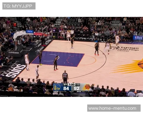 勇士与太阳激战正酣NBA赛场上演精彩对决引发球迷热议